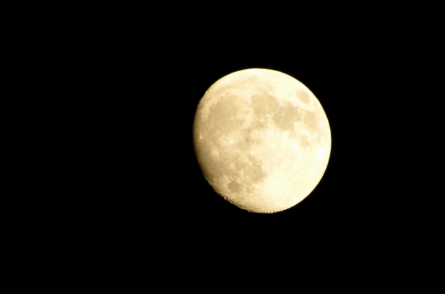 十三夜の月