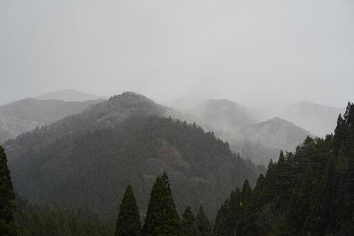 大雪・冬の山
